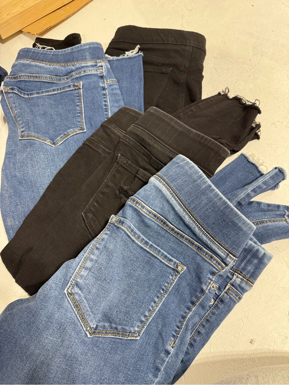 Old Navy Women's Cropped & Ankle Jeans - Blue and Black